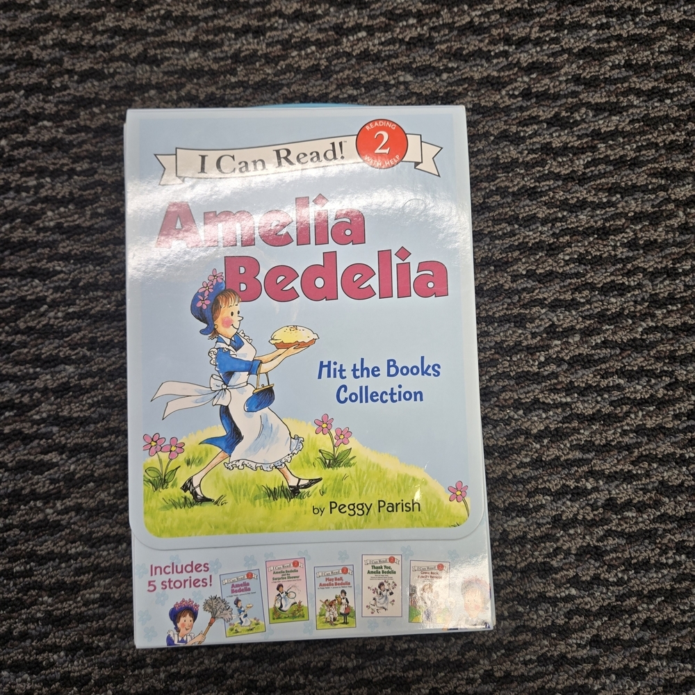 Amelia Bedelia Hit the Books 5-Book Collection Box Set - Peggy Parish - Reading